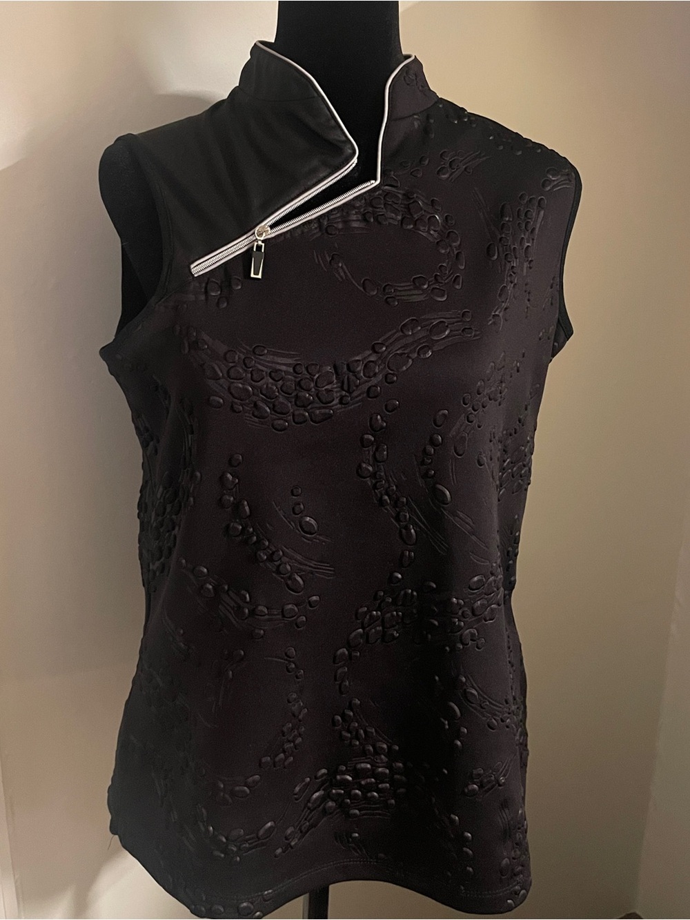 Jamie Sodock golf black sleeveless top